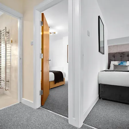 Stylish Four Bedroom House - Garden - Parking - Great Barr 110f Birmingham