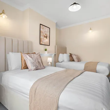 Nyaraló Stylish Four Bedroom House - Garden - Parking - Great Barr 110f