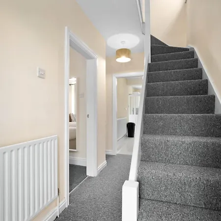 Nyaraló Stylish Four Bedroom House - Garden - Parking - Great Barr 110f *